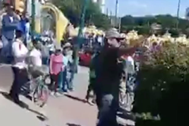 Dehşete düşüren olay! Nezaretten çıkarıp yaktılar çocuklar da izledi - Resim: 4