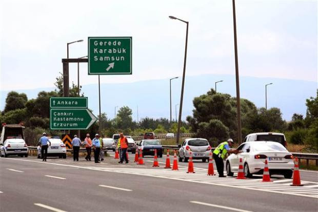 TEM'de 15 kilometrelik bayram trafiği - Resim: 4