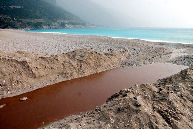 Ölüdeniz kahverengi oldu - Resim: 3