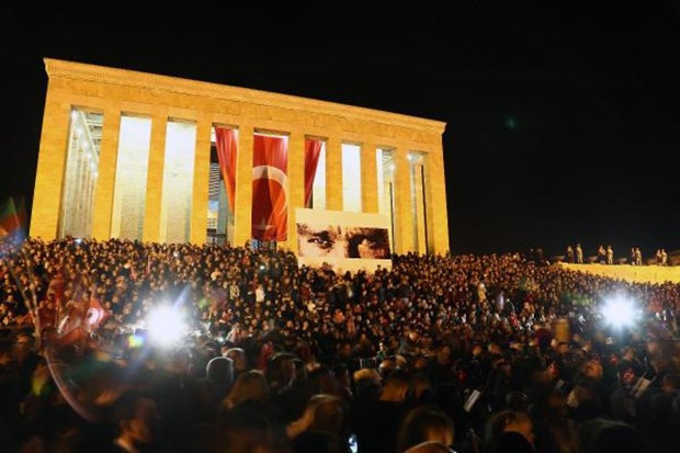 Anıtkabir'de 1915 fener uçuruldu - Resim: 3