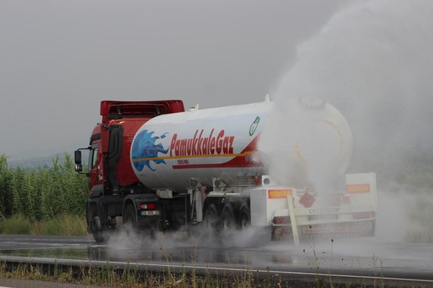 Gaz kaçıran tanker paniğe neden oldu - Resim: 3