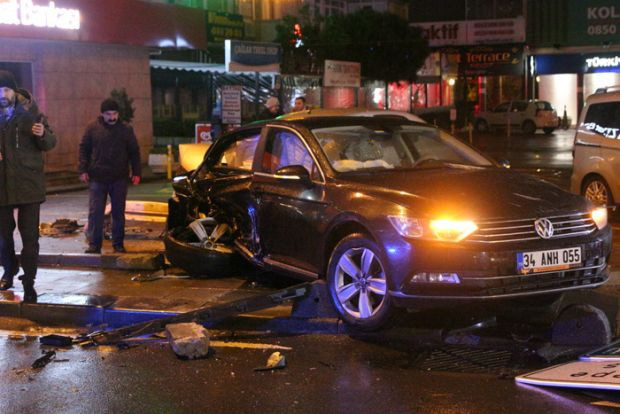 Beşiktaş'ta trafik kazası: 4 yaralı - Resim: 1