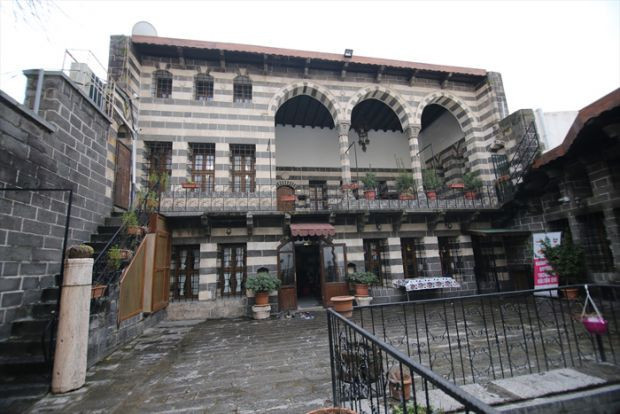 Diyarbakır'ın 400 yıllık konakları yaşamla buluştu - Resim: 0