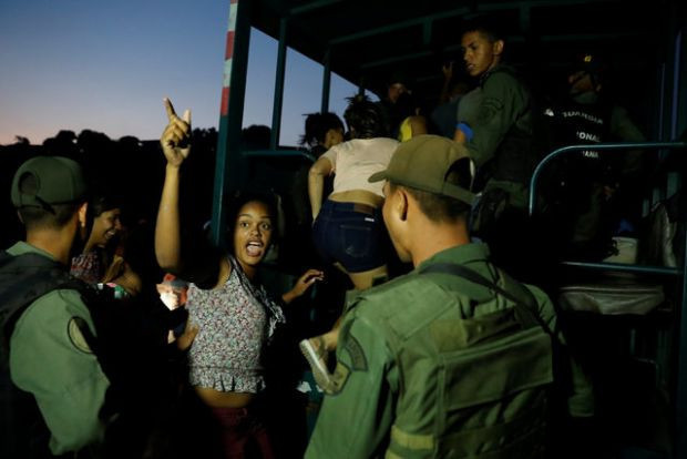 Venezuela'da yağma başladı! okullar tatil, devlet ile iş yerlerinde çalışma yok - Resim: 1