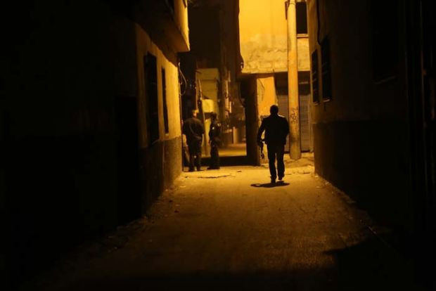 Adana'da maskeli silahlı 5 kişi polisi alarma geçirdi - Resim: 0