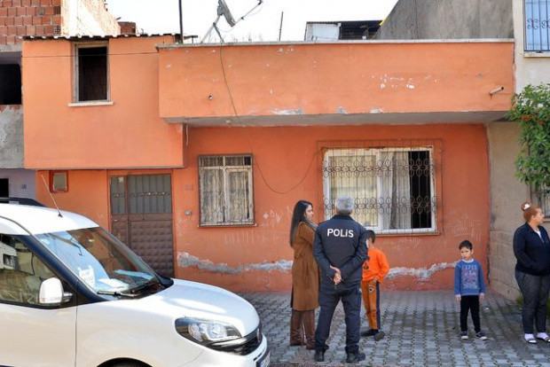 Mersin'de tahralı vahşet! 5 çocuğunun annesini katletti - Resim: 1