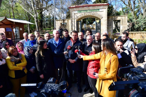 Ekrem İmamoğlu, seçime 2 gün kala duaya çıktı - Resim: 0