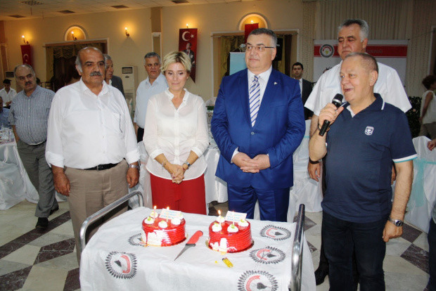 Mehmet Siyam Kesimoğlu aslen nereli eşi Sibel Kesimoğlu ve çocukları kimdir? - Resim: 1