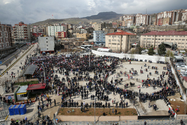 AK Partililer Şırnak'taki zaferi halaylarla kutluyor - Resim: 3