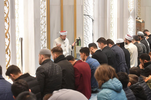 Diyanet İşleri Başkanı Ali Erbaş gençlerle buluştu - Resim: 0