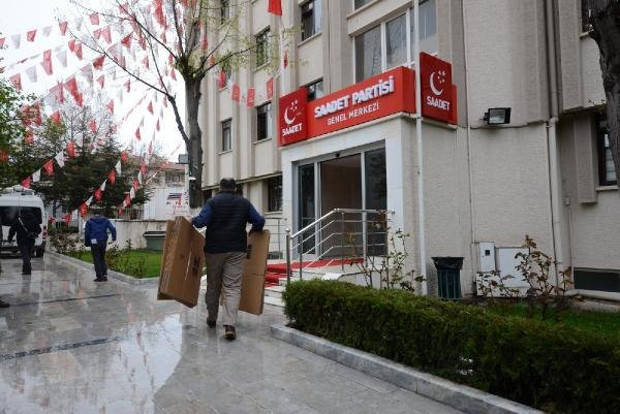 Saadet Partisi Genel Merkez binasına haciz geldi bina boşaltıldı - Resim: 5