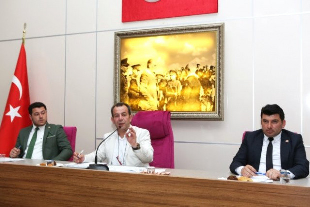 Tartımalı Başkan Tanju Özcan, "Pazartesi'ye istiyorum" deyip talimatı verdi! - Resim: 0