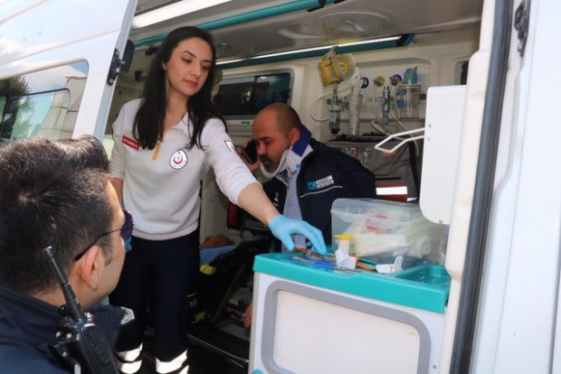 İETT otobüsü çöp kamyonuyla çarpıştı! Çok sayıda yaralı var - Resim: 1