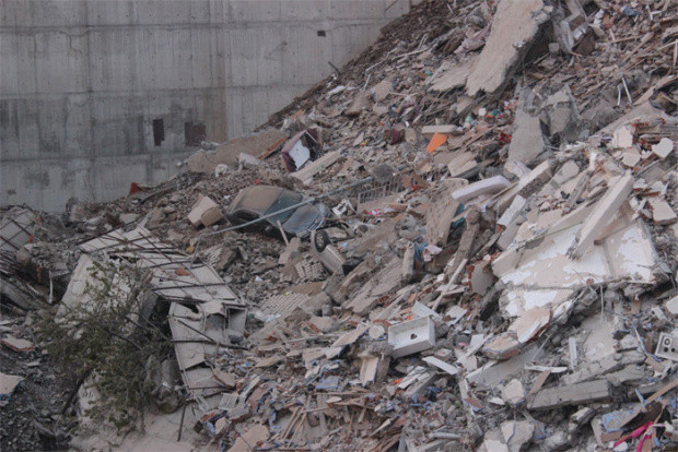 Kağıthane'deki enkaz gün ağarınca ortaya çıktı - Resim: 0