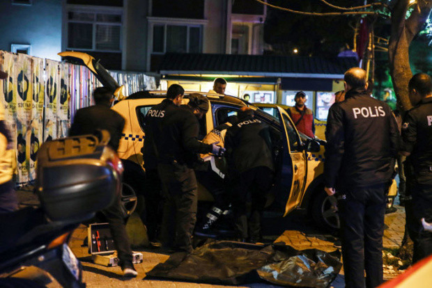 Bakırköy’de ticari takside bir kişi hayatını kaybetti - Resim: 0