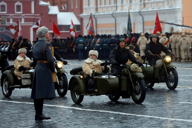 Binlerce asker meydanlara indi 2.Dünya Savaşı'ndan beri... - Resim: 2