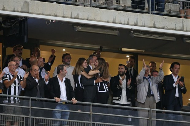 Fikret Orman'ın kızlarına bakın damat Beşiktaşlı olsun deyince... - Resim: 1