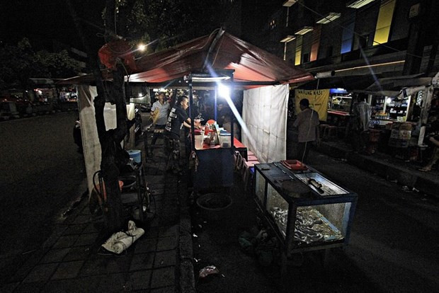 Yılanın kanından şurup yapıyorlar bir de yanına... - Resim: 1