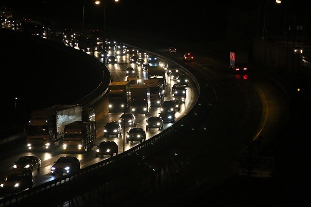 İstanbul dönüş çilesine bakın kuyruklar oluştu - Resim: 2