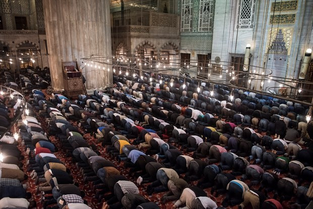 Ramazan'ın ilk teravih namazı kılındı - Resim: 1