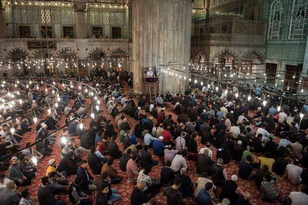 Ramazan'ın ilk teravih namazı kılındı - Resim: 2