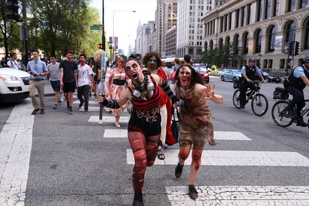 Zombiler şehri bastı! Çok ilginç manzaralar... - Resim: 3