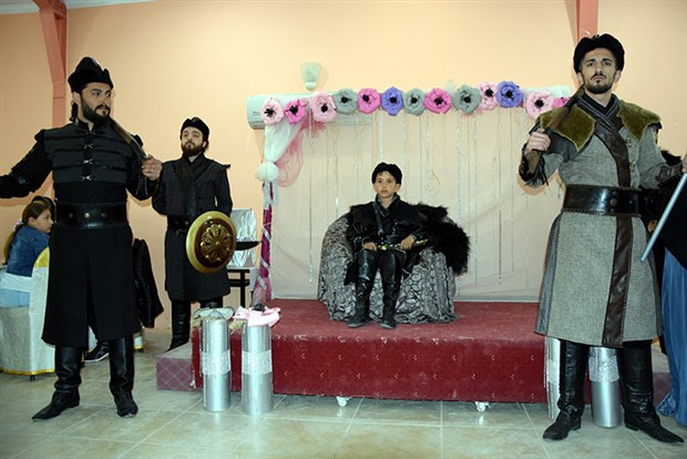 Diriliş Ertuğrul'u üç aydır böyle izliyorlar - Resim: 2