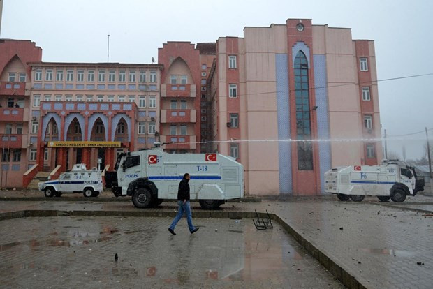 Van'da lise öğrencileriyle polis arasında gerginlik - Resim: 4