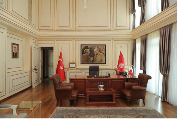 İmamoğlu makamındaki o fotoğrafı değiştirdi - Resim: 0