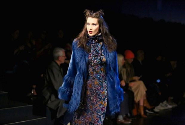 Gigi ve Bella Hadid kardeşler podyumu ele geçirdiler! - Resim: 4