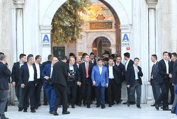 Davutoğlu'ndan sürpriz Eyüp Sultan ziyareti - Resim: 2