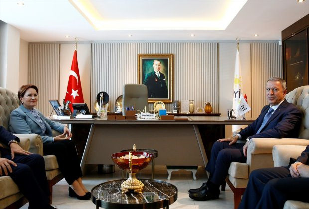 Bakan Hulusi Akar: YPG'li teröristler DEAŞ'lıları hapishaneden kaçırdı - Resim: 0