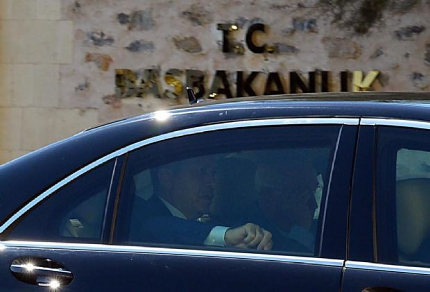 Başbakan Erdoğan ofisine böyle gitti - Resim: 1