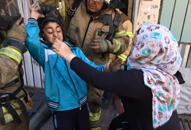 Gaziosmanpaşa'da bir annenin korku dolu anları! - Resim: 0