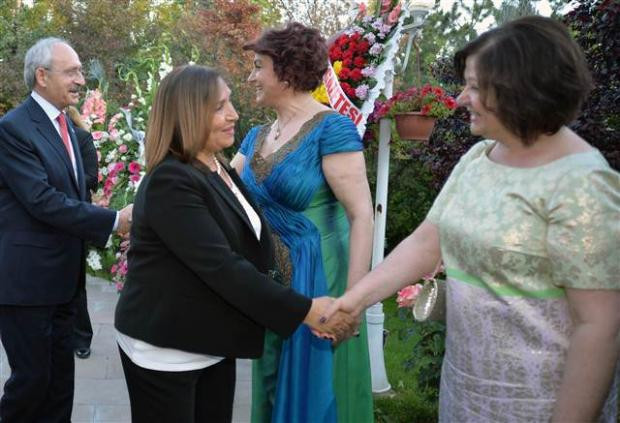 Uğur Mumcu'nun kızının mutlu günü - Resim: 1