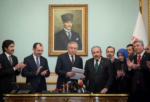 AK Parti'nin TBMM Başkan adayı Mustafa Şentop başvurusunu yaptı - Resim: 0