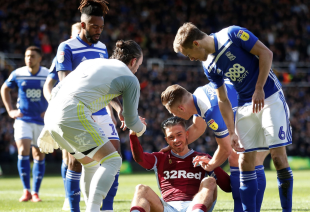 Maç esnasında takım kaptanına inanılmaz saldırı - Resim: 0