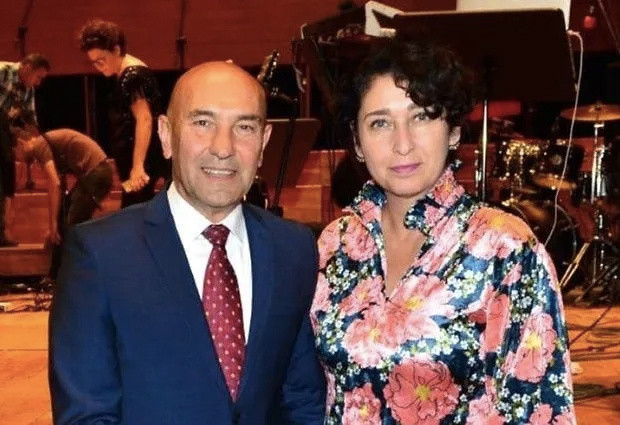 Tunç Soyer aslen nereli, kaç yaşında? Tunç Soyer'in eşi kimdir, kiminle evli? - Resim: 0