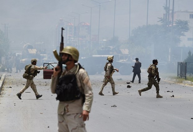 Taliban'dan Afganistan parlamentosuna intihar saldırısı - Resim: 1