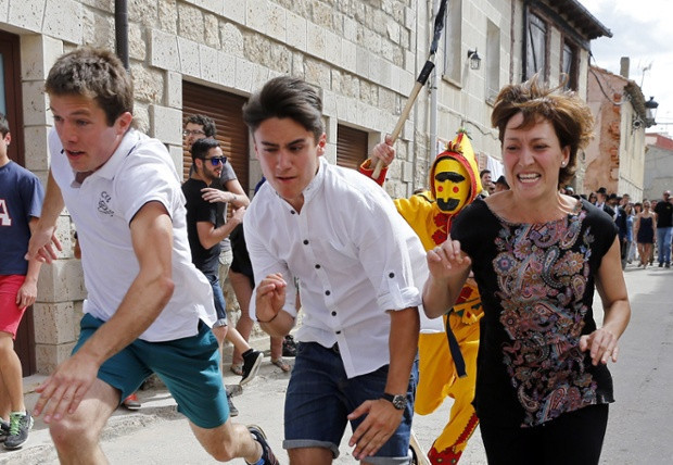 Bebek üzerinden atlama festivali - Resim: 2