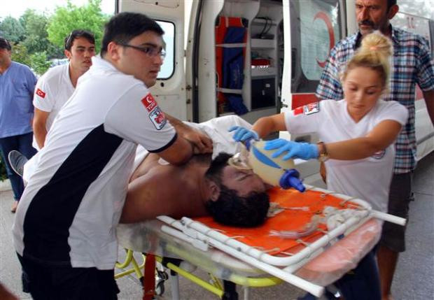 Saklıkent'te turistler selde mahsur kaldı - Resim: 4