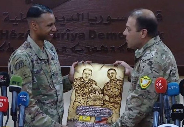 ABD'li komutan terör örgütü PKK'ya destek veremeyeceği için ağladı - Resim: 0