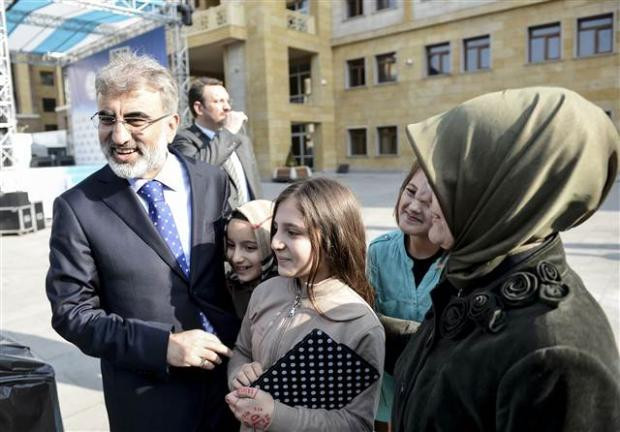 Erdoğan Taner Yıldız'ın kızının elini görünce... - Resim: 2