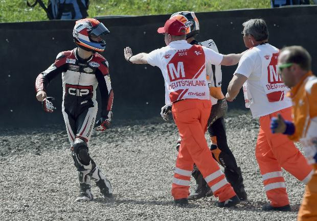 Moto GP'de motorlar değil  yumruklar konuştu - Resim: 3