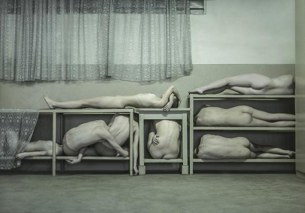 O anları çıplak bedenlerle anlattı - Resim: 1