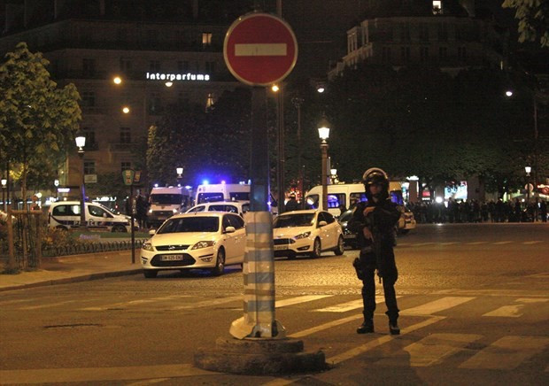 Paris saldırısından ilk görüntüler - Resim: 3