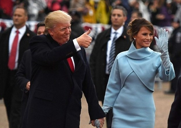 Melanie Trump'ın mavi elbisesinin sırrı ortaya çıktı - Resim: 2