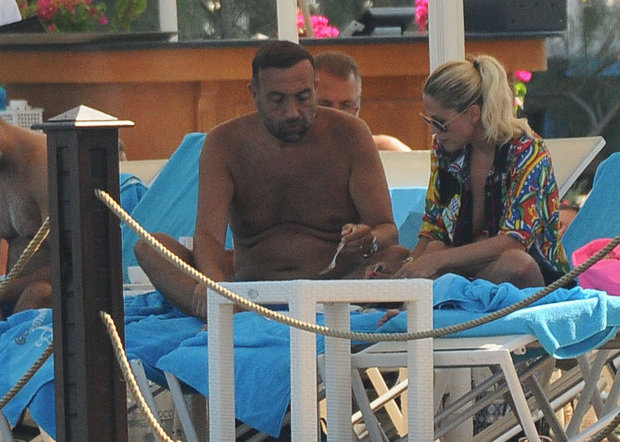 40'lık Emine Ün genç mankenlere taş çıkardı! - Resim: 3