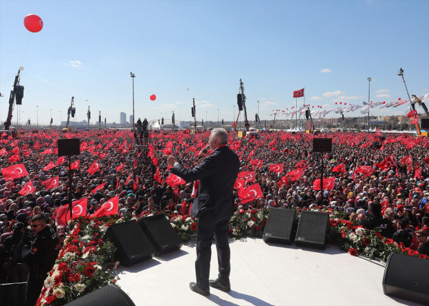 Yenikapı mitinginde Binali Yıldırım'dan gençlere kanka olma çağrısı - Resim: 0