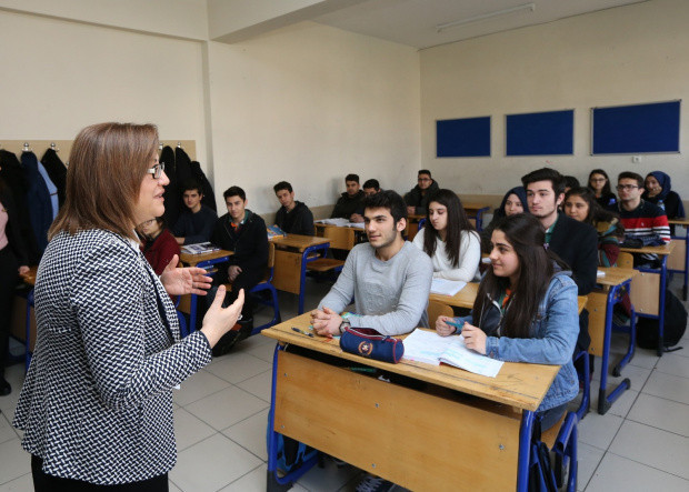 Gaziantep Büyükşehir Belediye Başkanı Fatma Şahin, gençleri unutmadı - Resim: 0